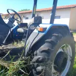 LOTE 013 - TRATOR NEW HOLLAND