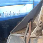 LOTE 028 - TRATOR NEW HOLLAND