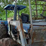 LOTE 028 - TRATOR NEW HOLLAND