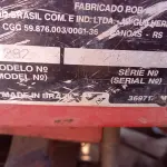 LOTE 017 - TRATOR SOBRE RODAS