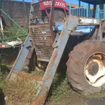 LOTE 028 - TRATOR NEW HOLLAND