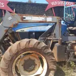 LOTE 028 - TRATOR NEW HOLLAND