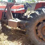 LOTE 017 - TRATOR SOBRE RODAS