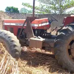 LOTE 017 - TRATOR SOBRE RODAS