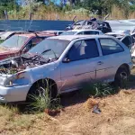 LOTE 012 - SUCATA VW GOL 1000I 1995
